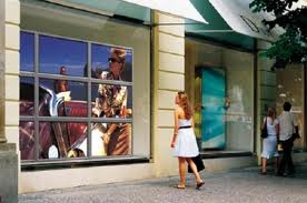 Digital Signage Solutions for Specialty Retailers