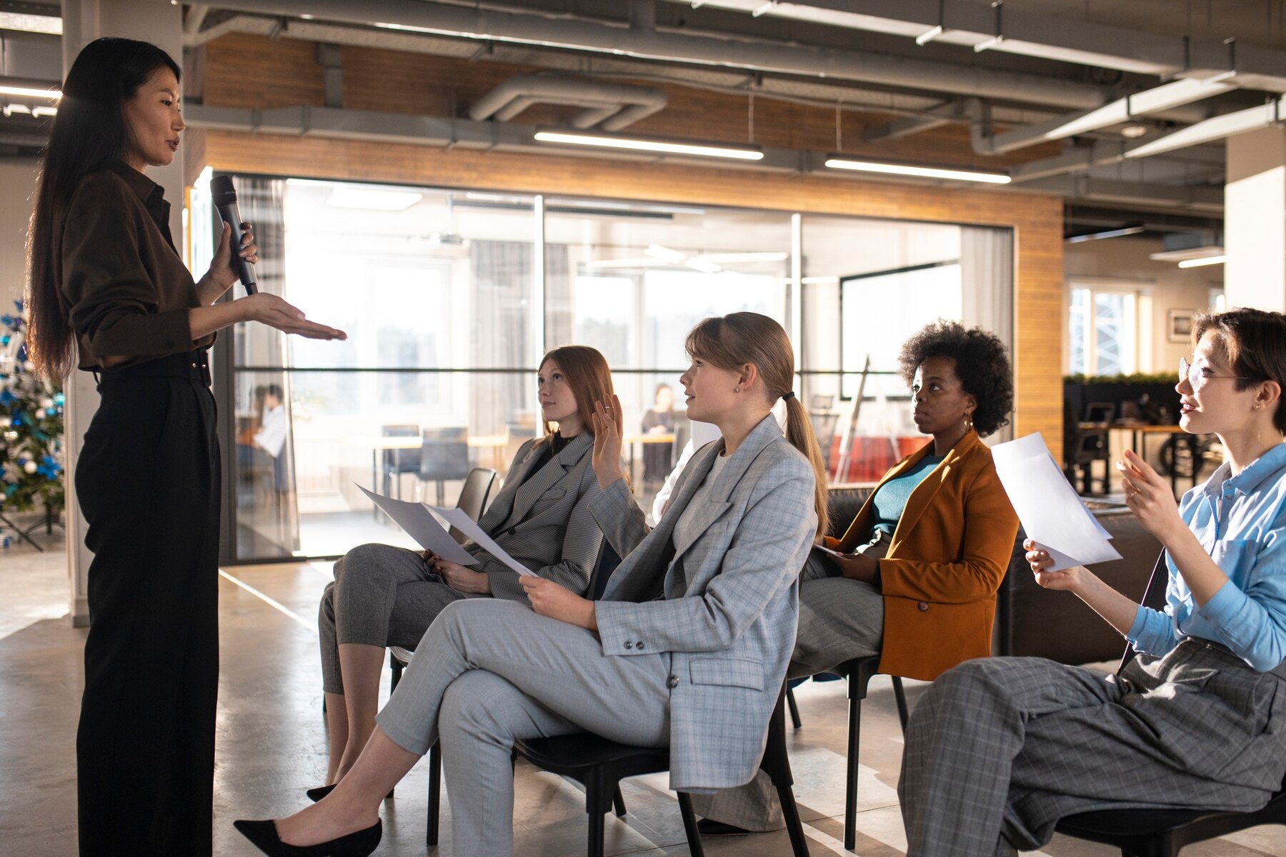 medium-shot-people-work-meeting